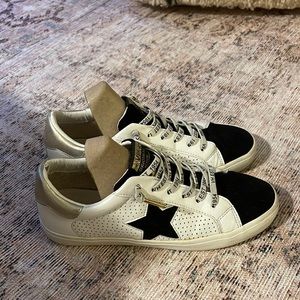 Black & white vintage Havana star leather & suede sneakers size 10